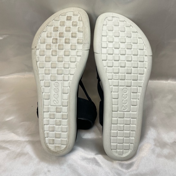 Ecco Yuma Sandal - Black - Flat Sandals Size 6-6.5 New super comfortable - Picture 5 of 5